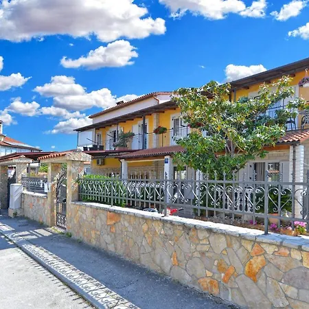 Mira 615 Apartment