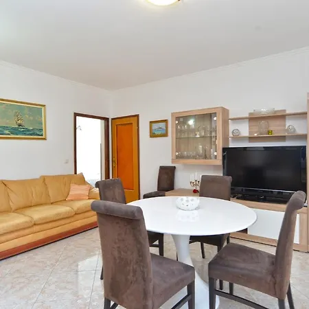 Apartmán Mira 615 *