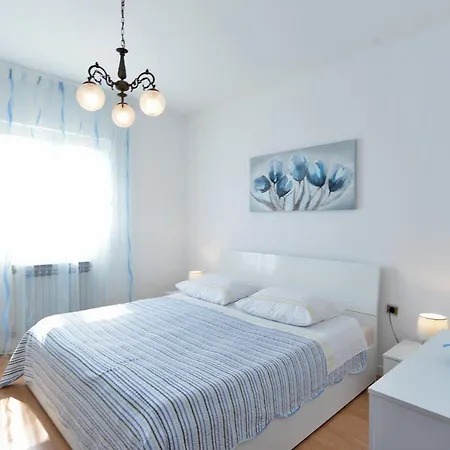 Apartmán Mira 615 *
