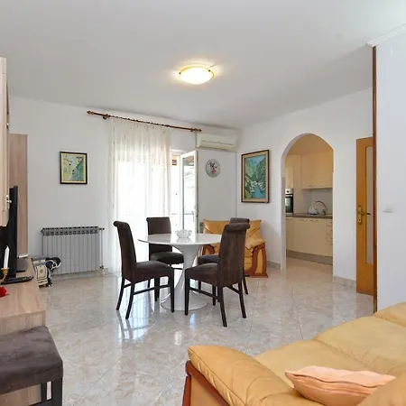 Mira 615 * Rovinj