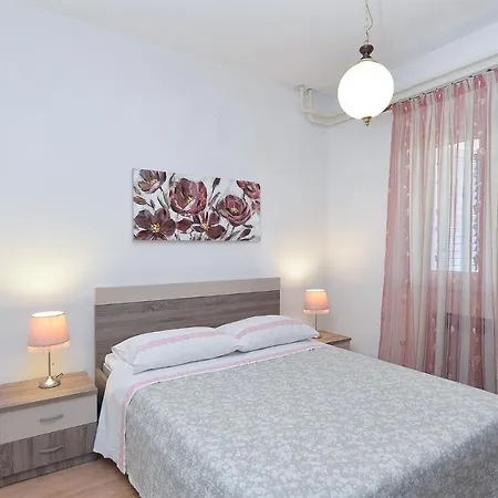 Apartmán Mira 615 *